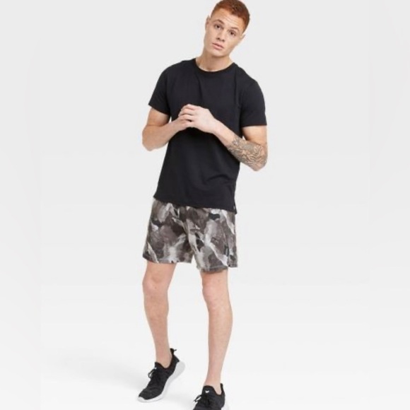 NWT All in Motion™ Men's Unlined Run Shorts 7" Gray L - Picture 4 of 5